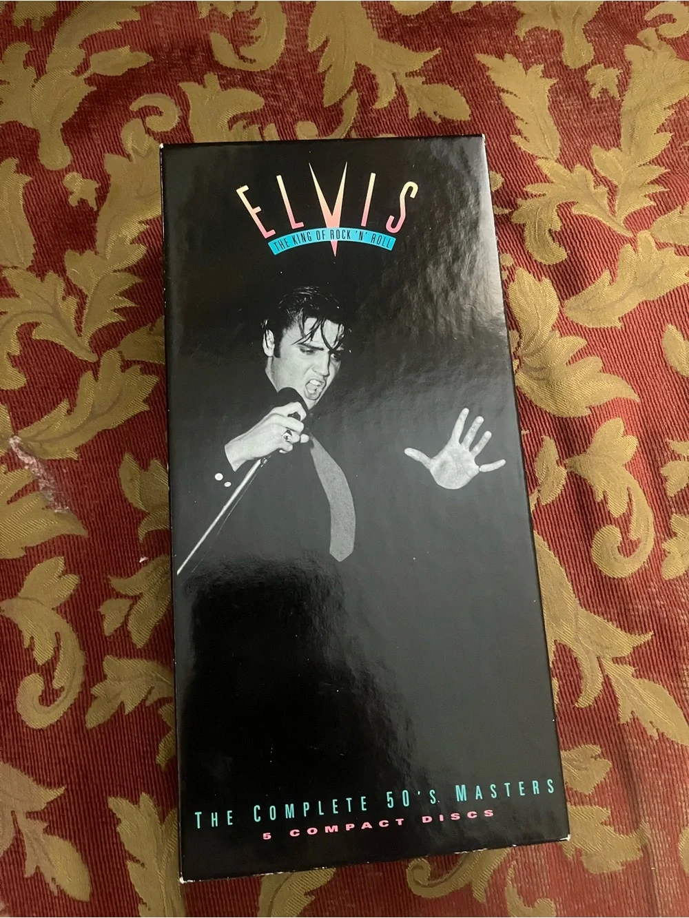 PELVIS collection elvis